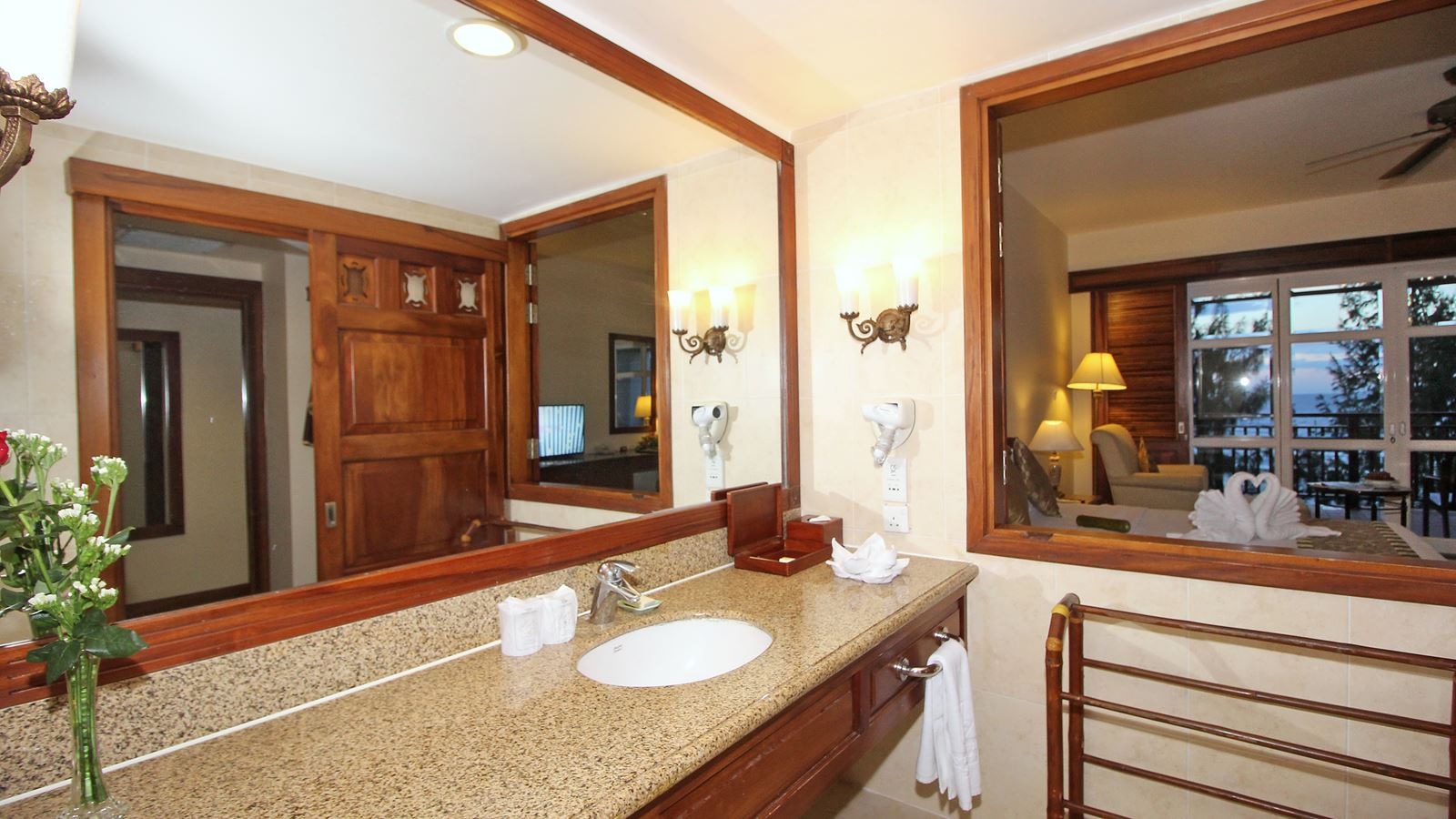 rooms-premier-deluxe-city-view-child-without-extra-bed