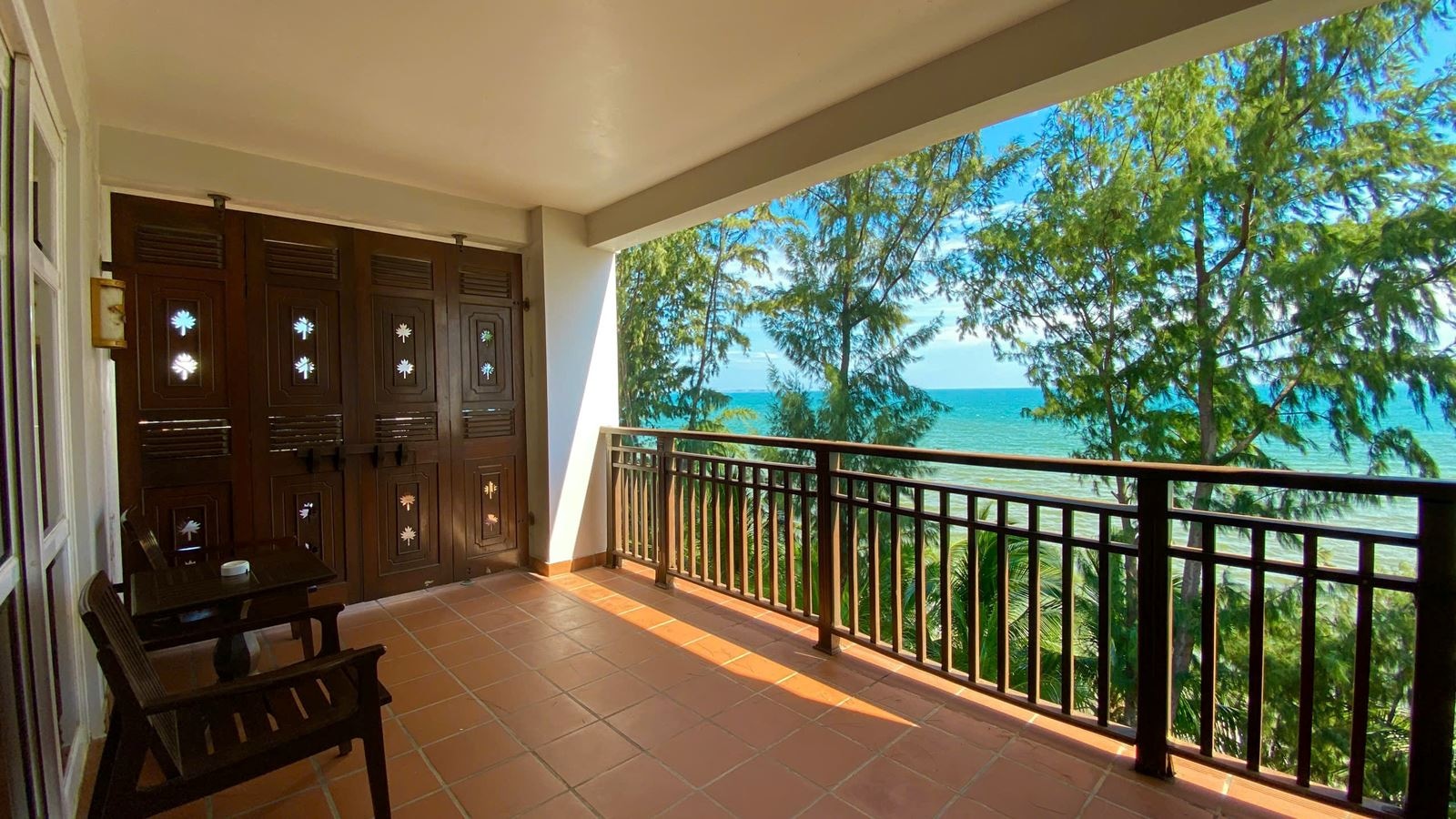 rooms-premier-deluxe-city-view-child-without-extra-bed