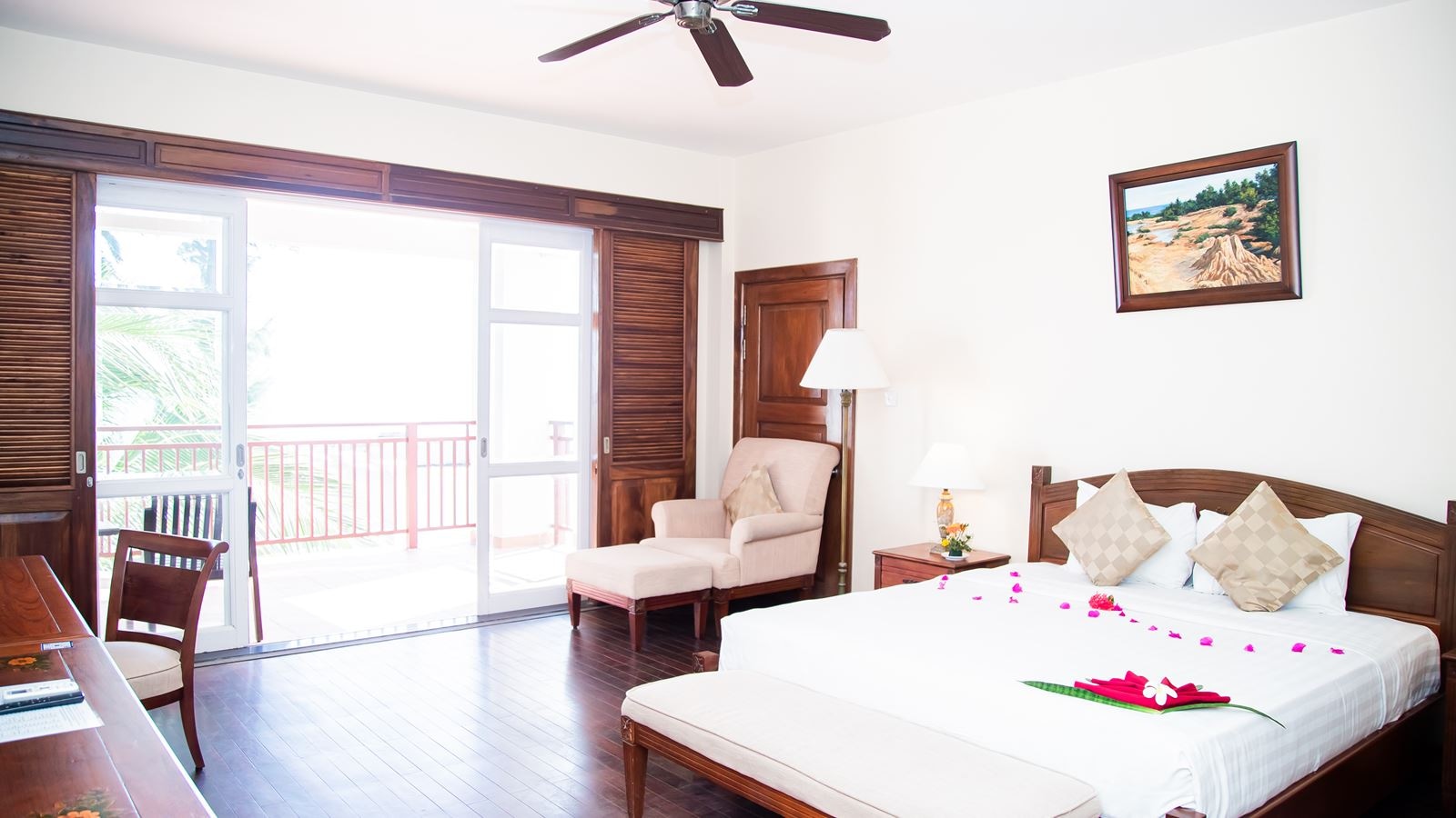 rooms-novela-suite-city-view