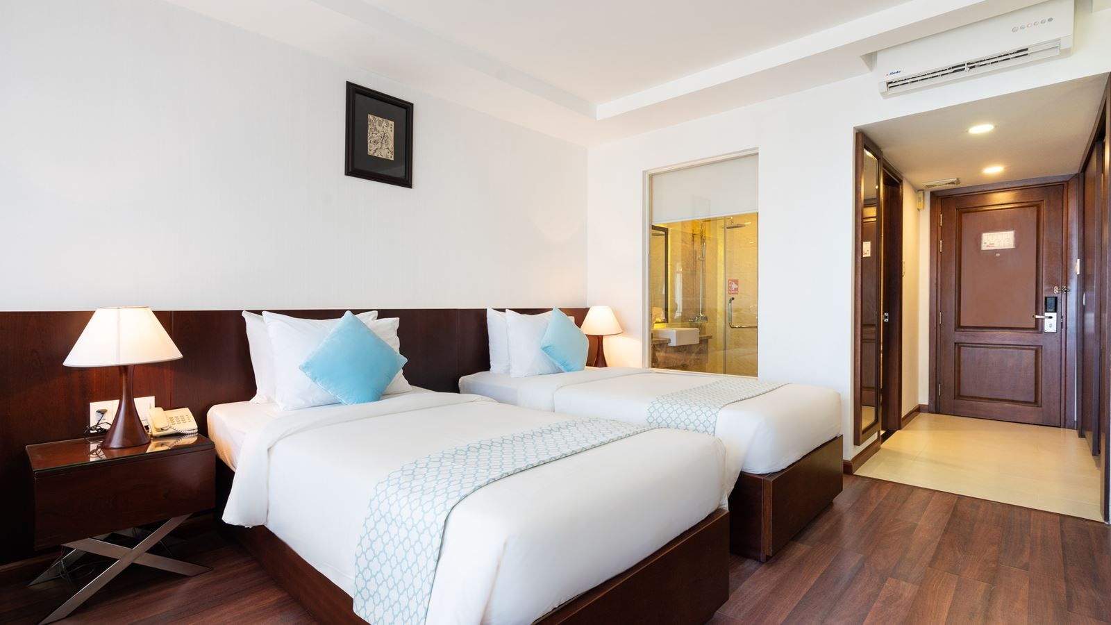 rooms-superior-city-view-with-balcony