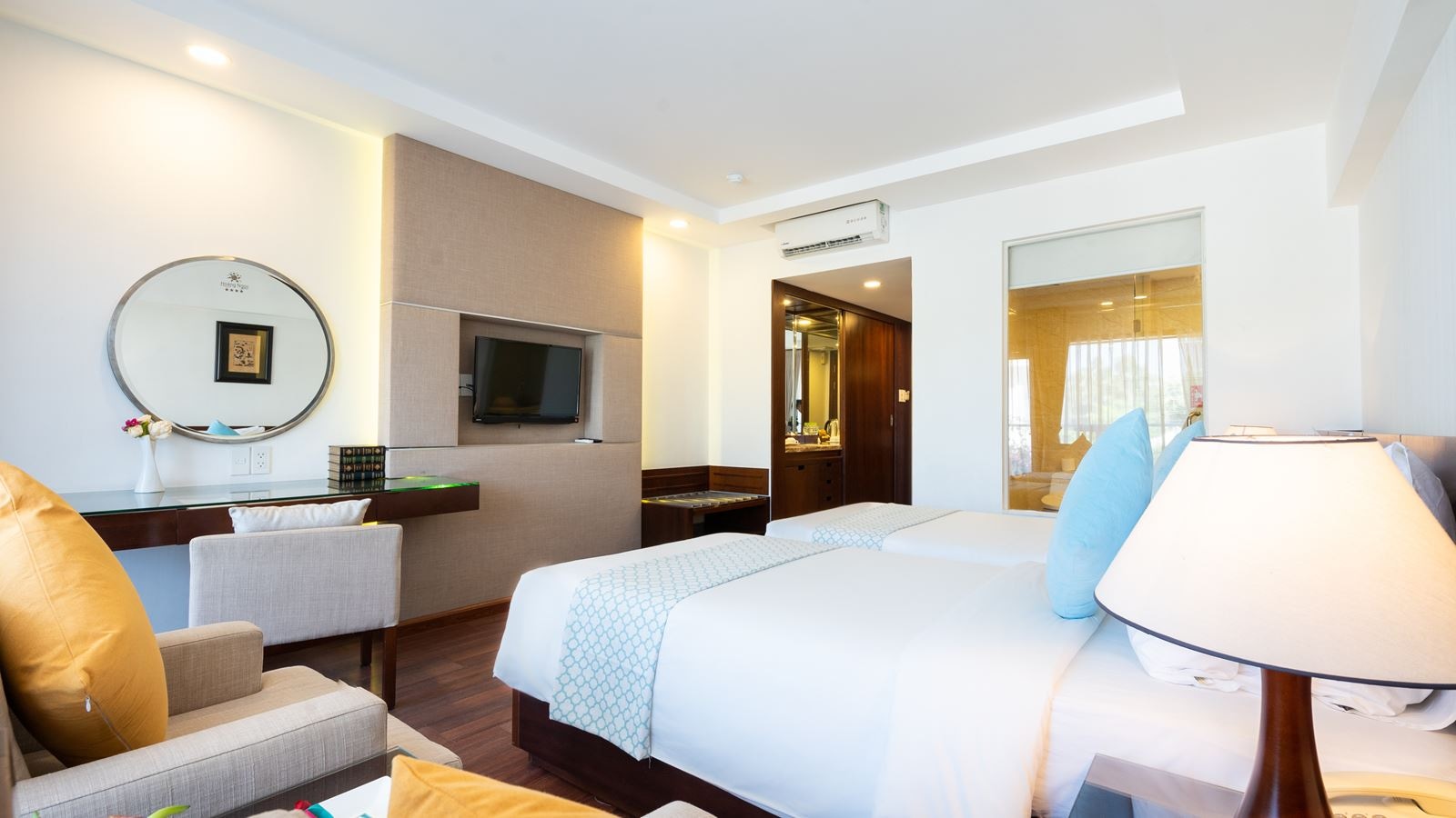 rooms-superior-city-view-with-balcony