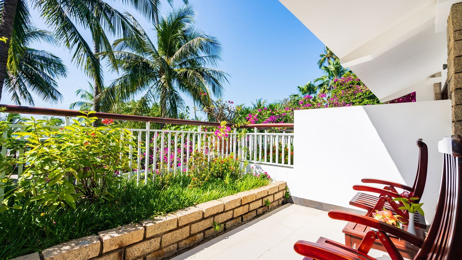rooms-superior-ocean-view-with-balcony