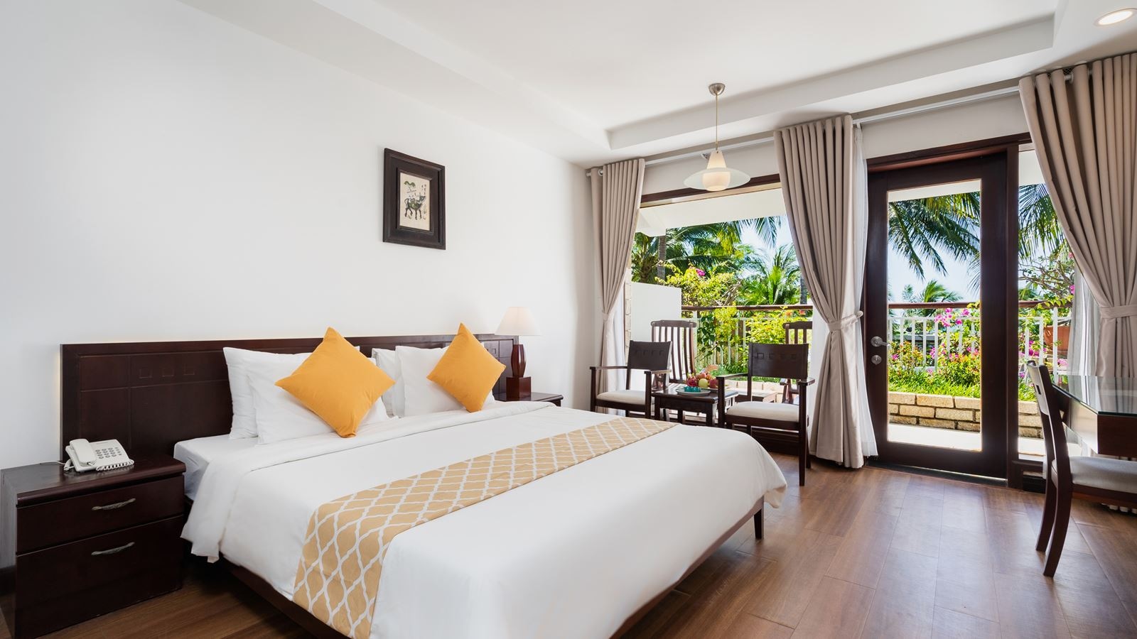 rooms-superior-ocean-view-with-balcony