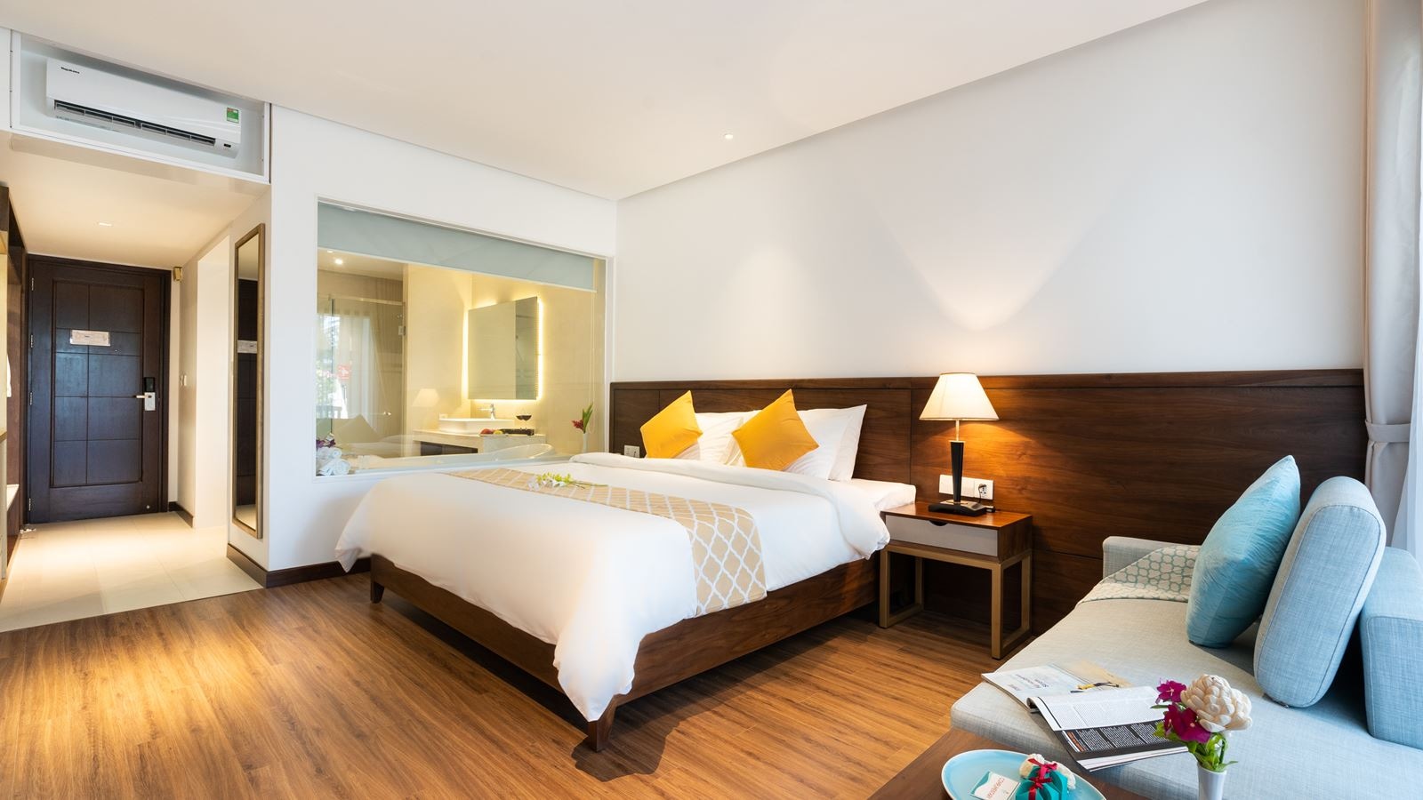 rooms-deluxe-garden-view-with-balcony