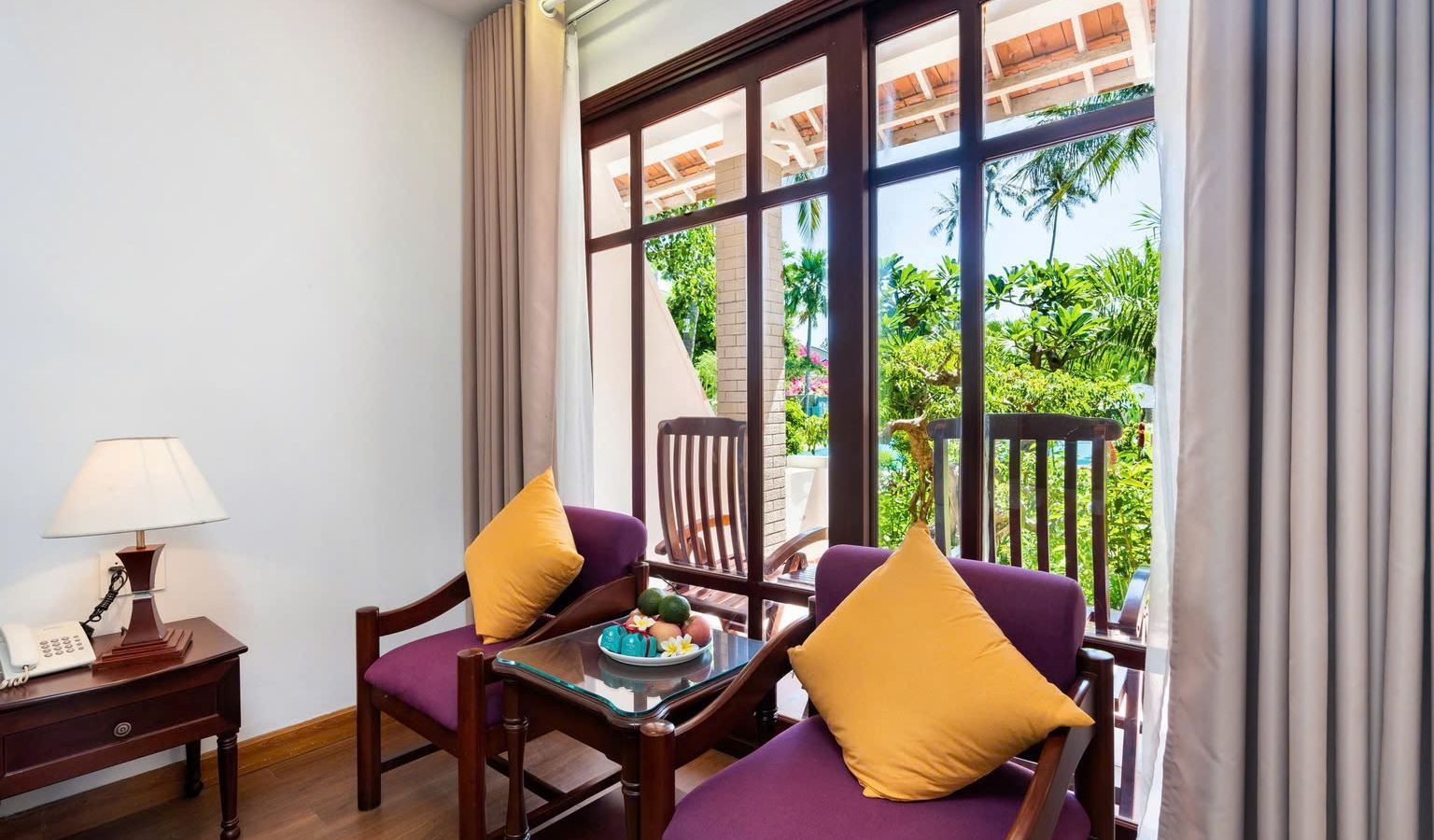 rooms-superior-pool-view-with-terrace