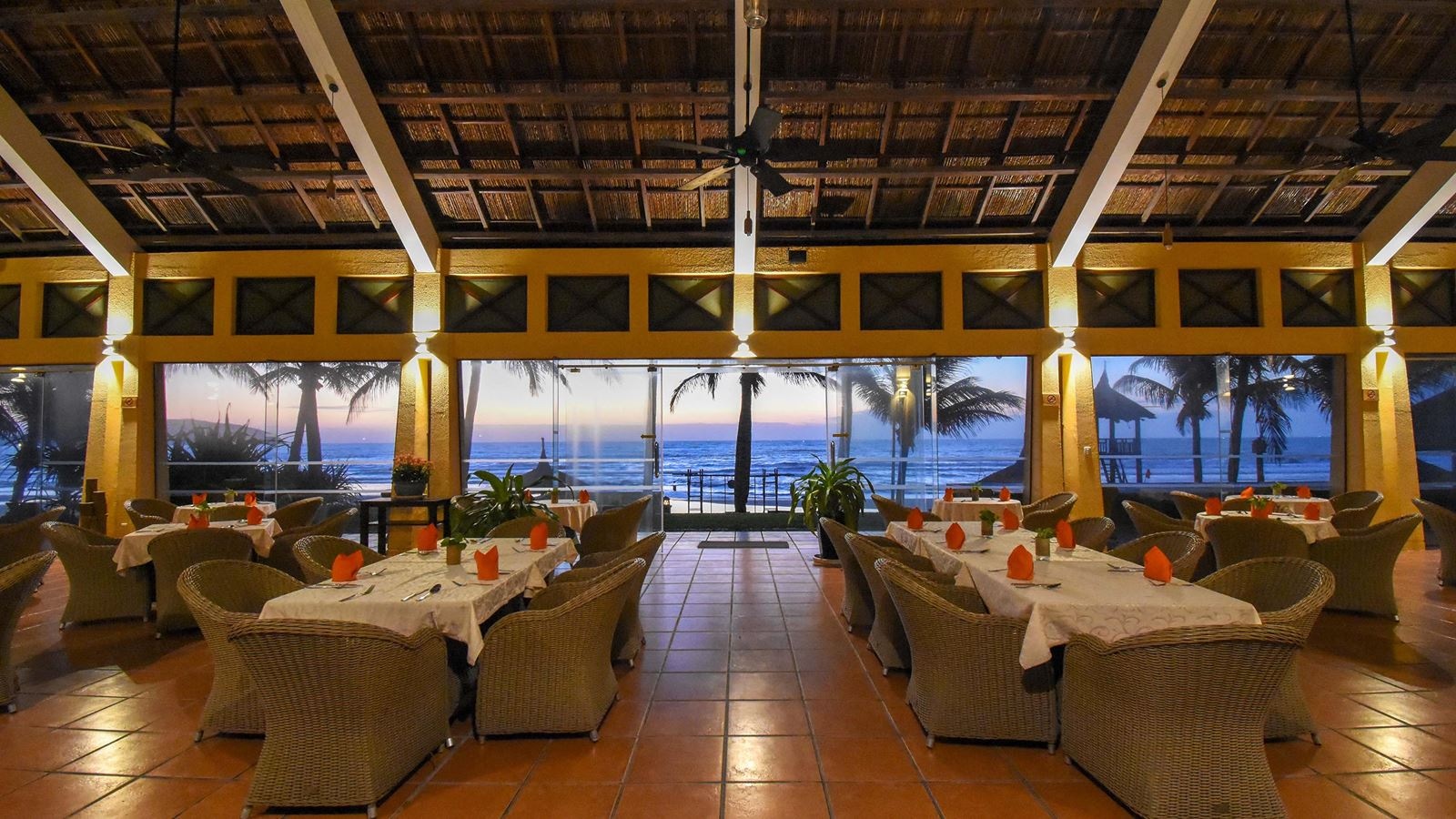 restaurants-sun-terrace