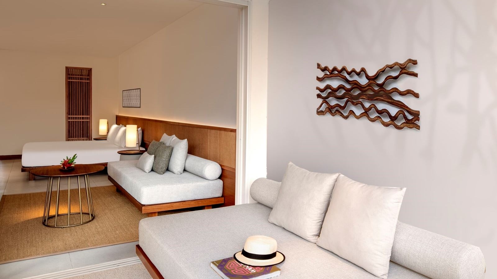 rooms-deluxe-suite-pool-view-no-extra-bed