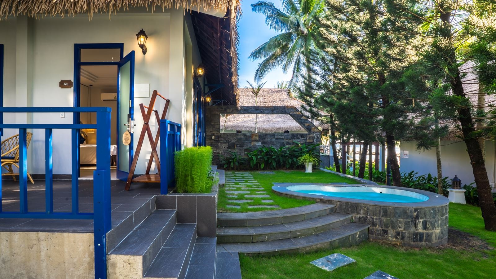 rooms-villa-sea-view-with-jacuzzi