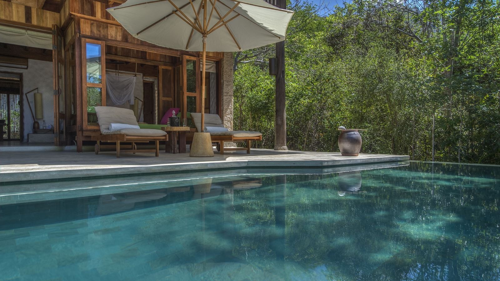 rooms-beachfront-pool-villa