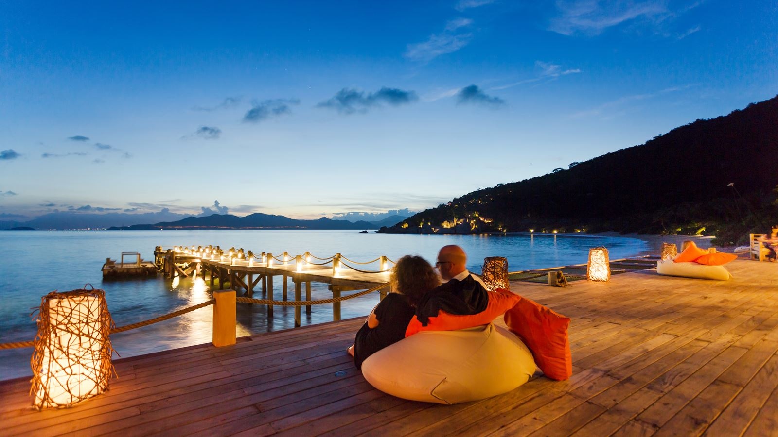 bars-drinks-by-the-beach