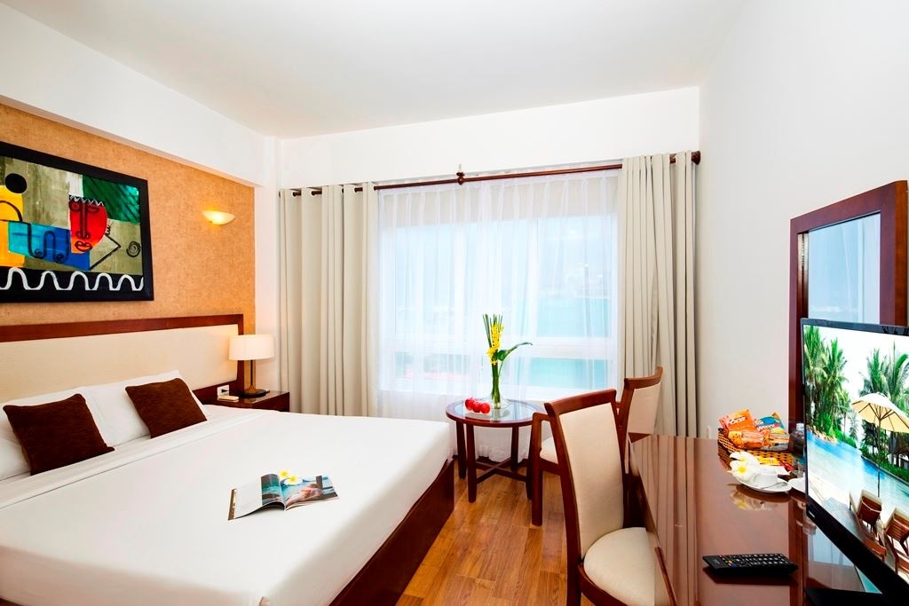 rooms-deluxe-city-view