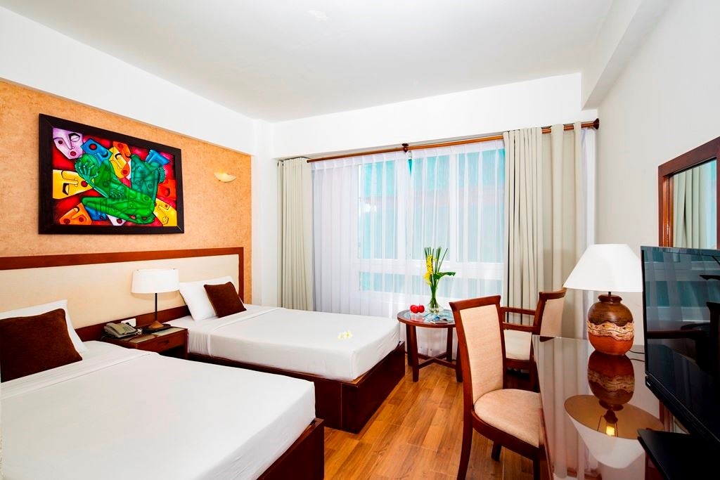 rooms-deluxe-city-view