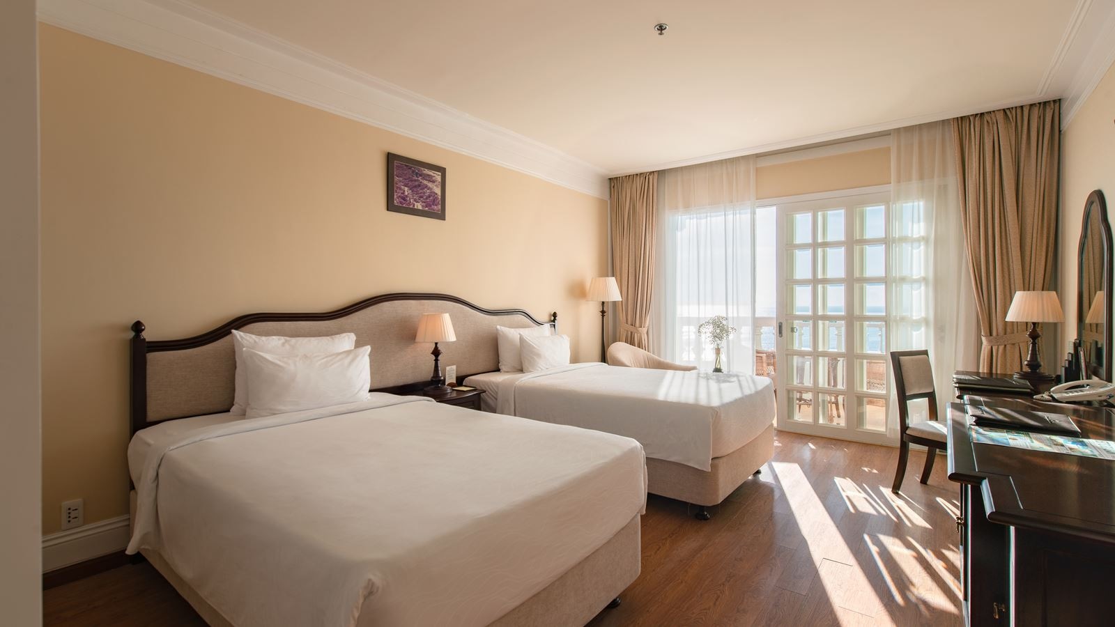 rooms-deluxe-ocean-view-with-balcony