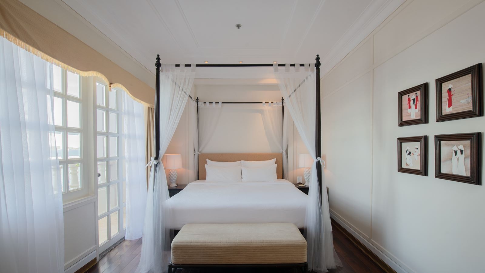 rooms-junior-suite-ocean-view-with-balcony