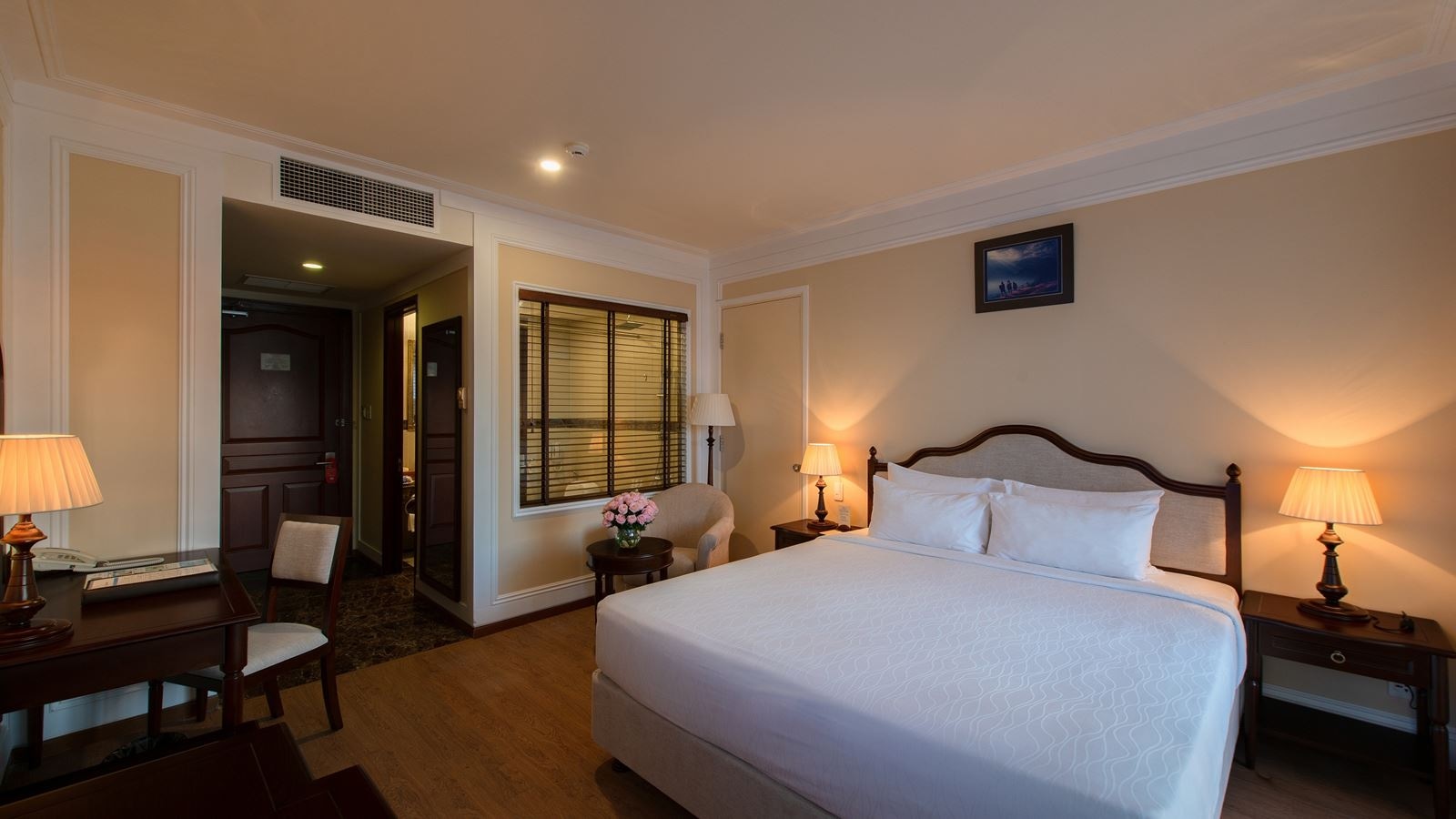 rooms-grand-deluxe-with-balcony-child-without-extra-bed