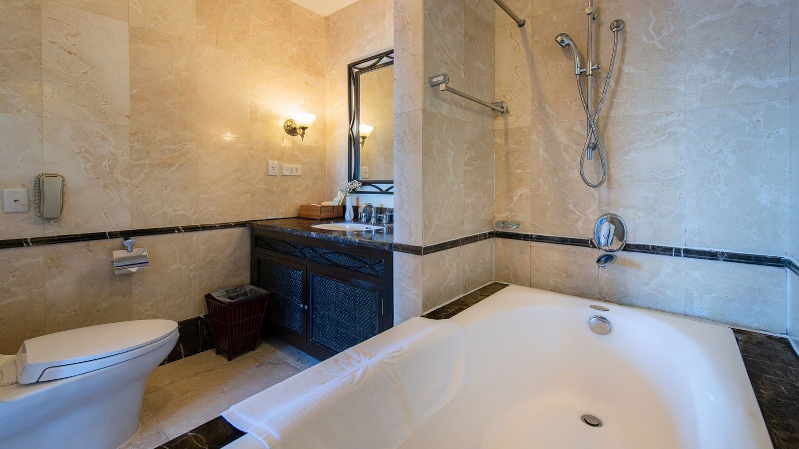 rooms-junior-suite-ocean-view-with-balcony-child-without-extra-bed