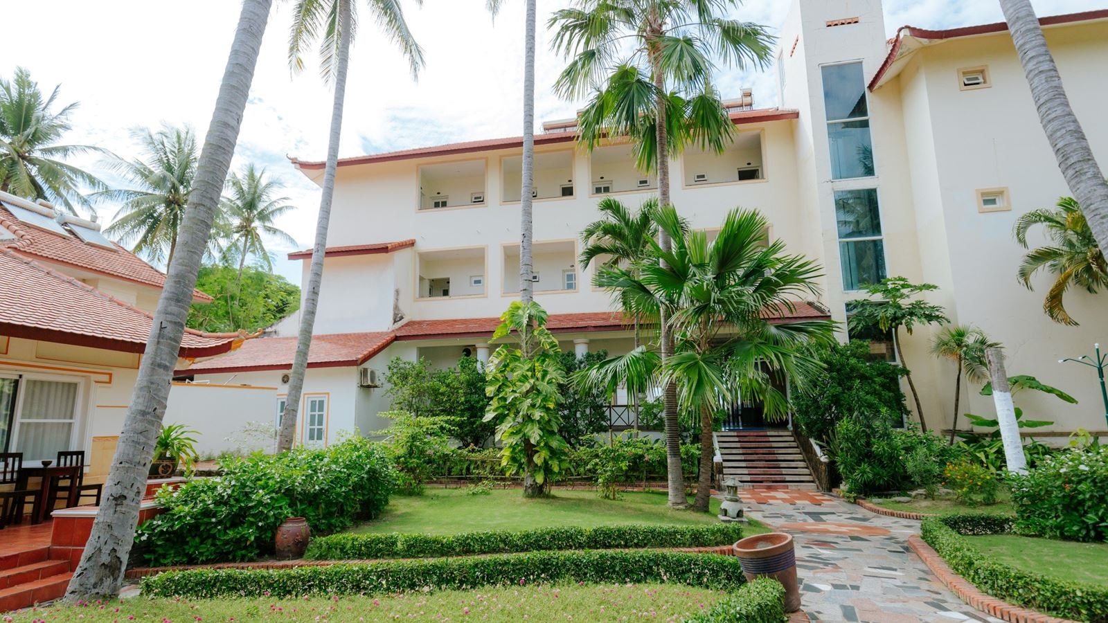 general-main-building