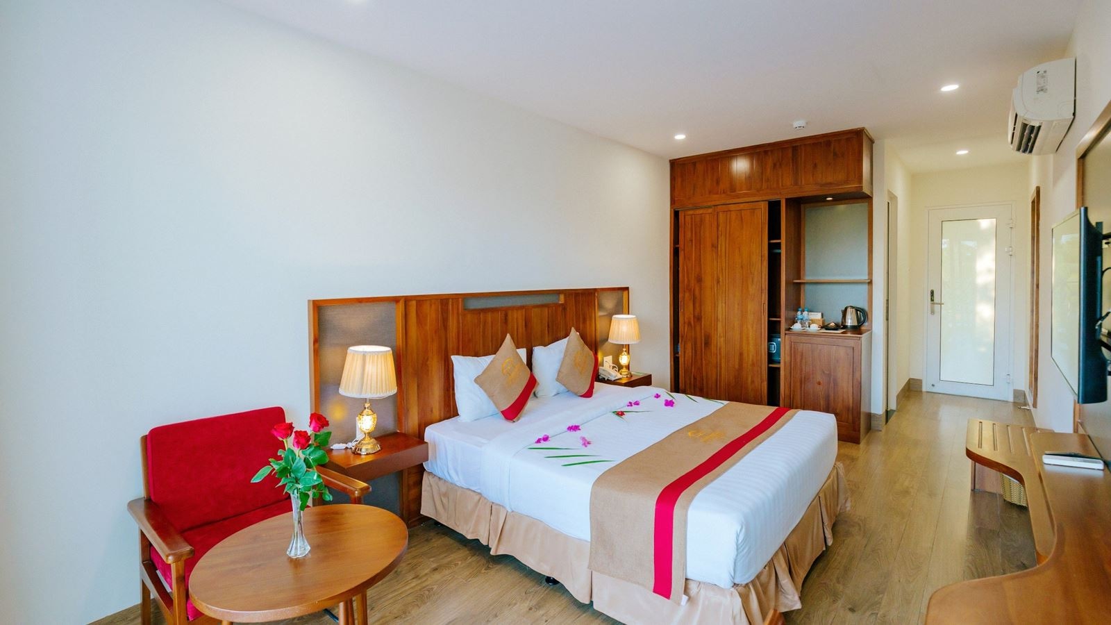 rooms-deluxe-garden-view-balcony-child-without-extra-bed