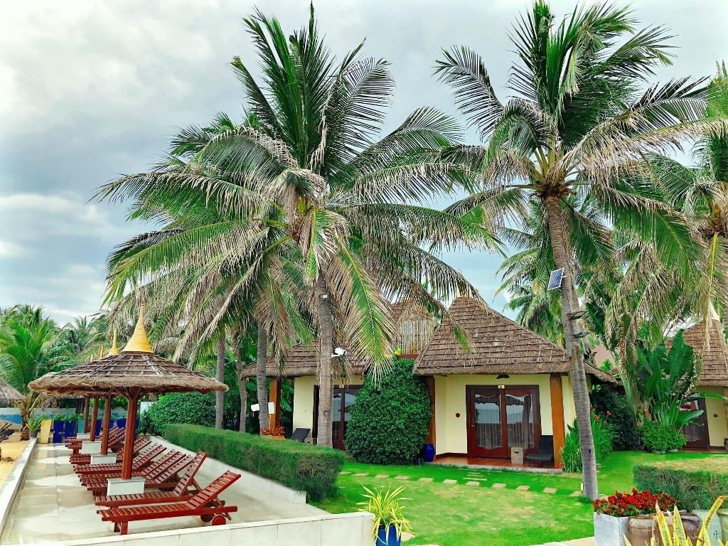 rooms-bungalow-deluxe-beachfront-with-terrace