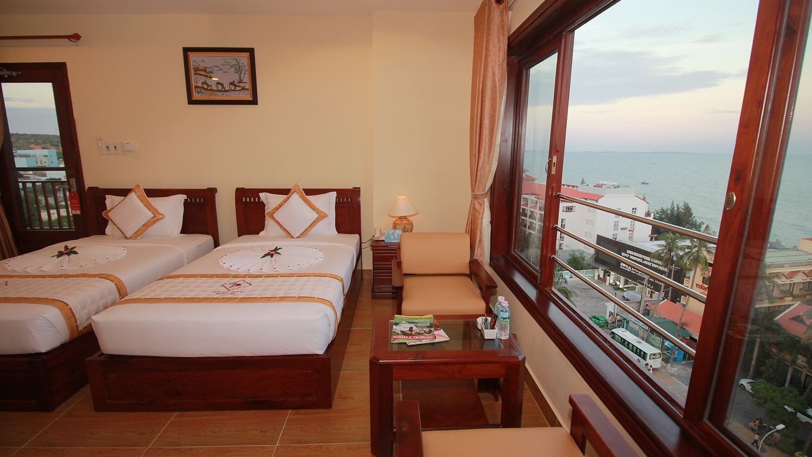 rooms-room-superior-at-hill-side-area-child-without-extra-bed