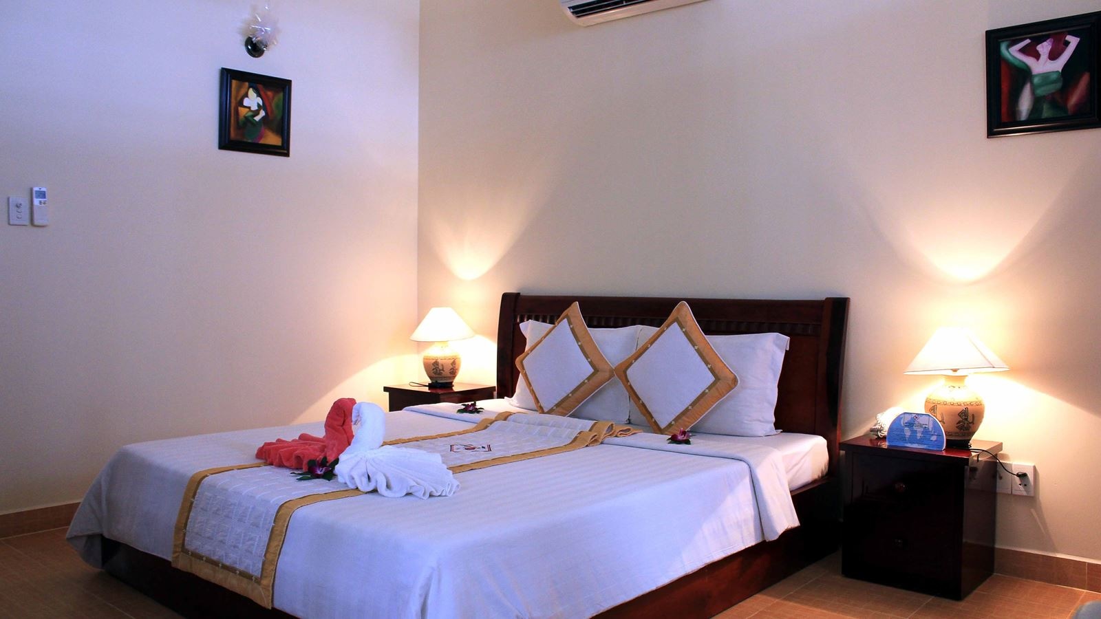 rooms-room-deluxe-seaview-at-hill-side-with-balcony-child-without-extra-bed