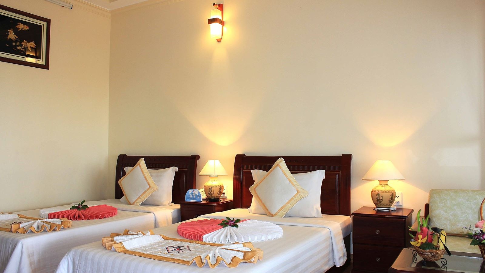 rooms-room-deluxe-seaview-at-hill-side-with-balcony-child-without-extra-bed