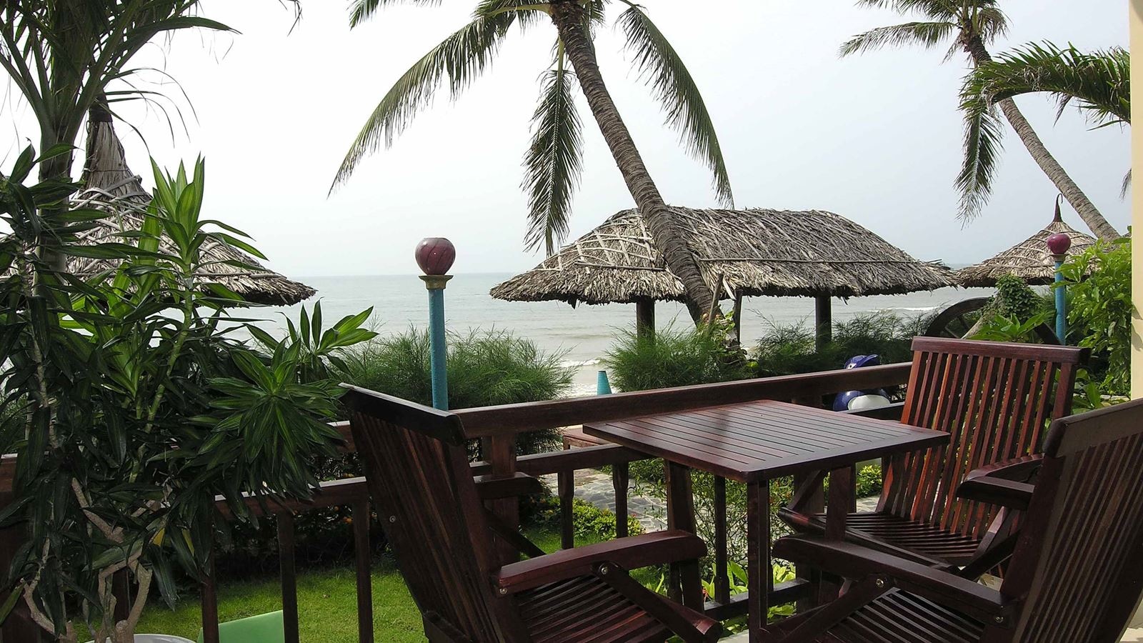 rooms-bungalow-ocean-view-at-sea-side-with-balcony-child-without-extra-bed