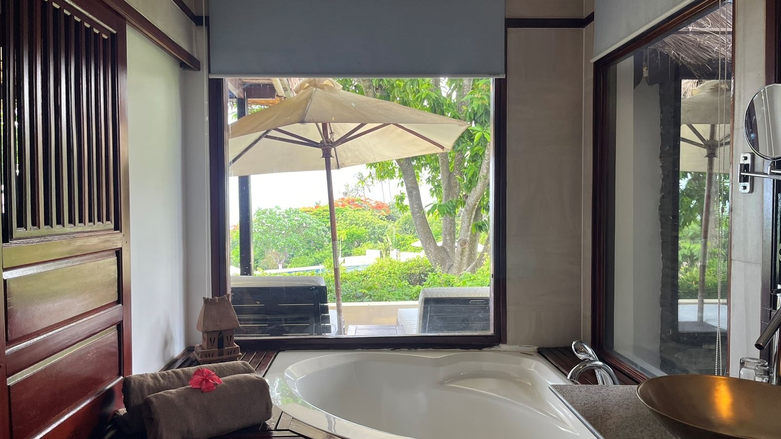 rooms-deluxe-sea-view-bungalow-child-without-extra-bed