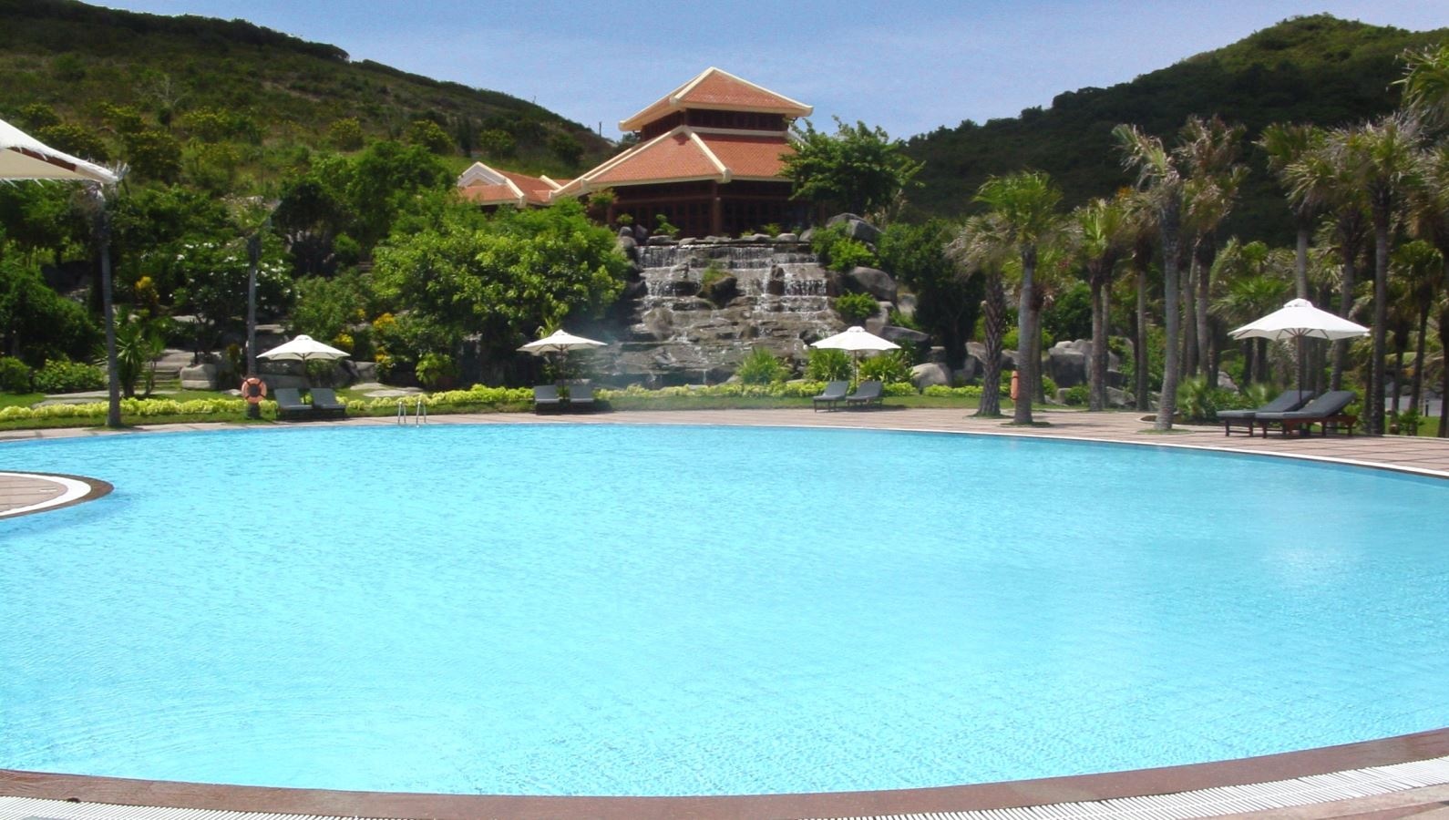 pools-outdoor-pool