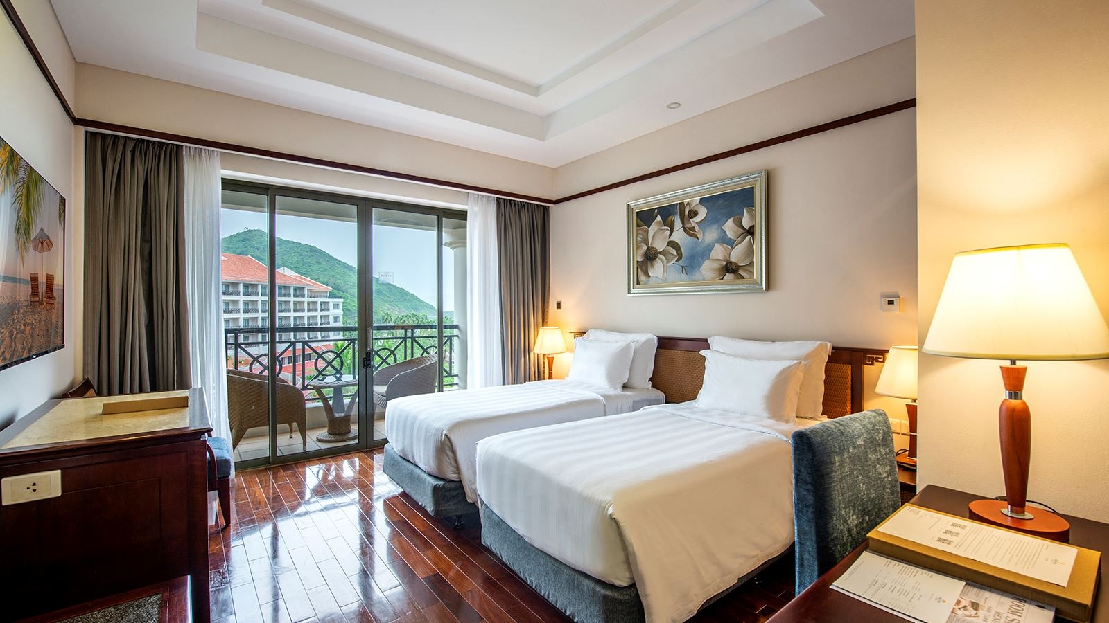rooms-deluxe-room