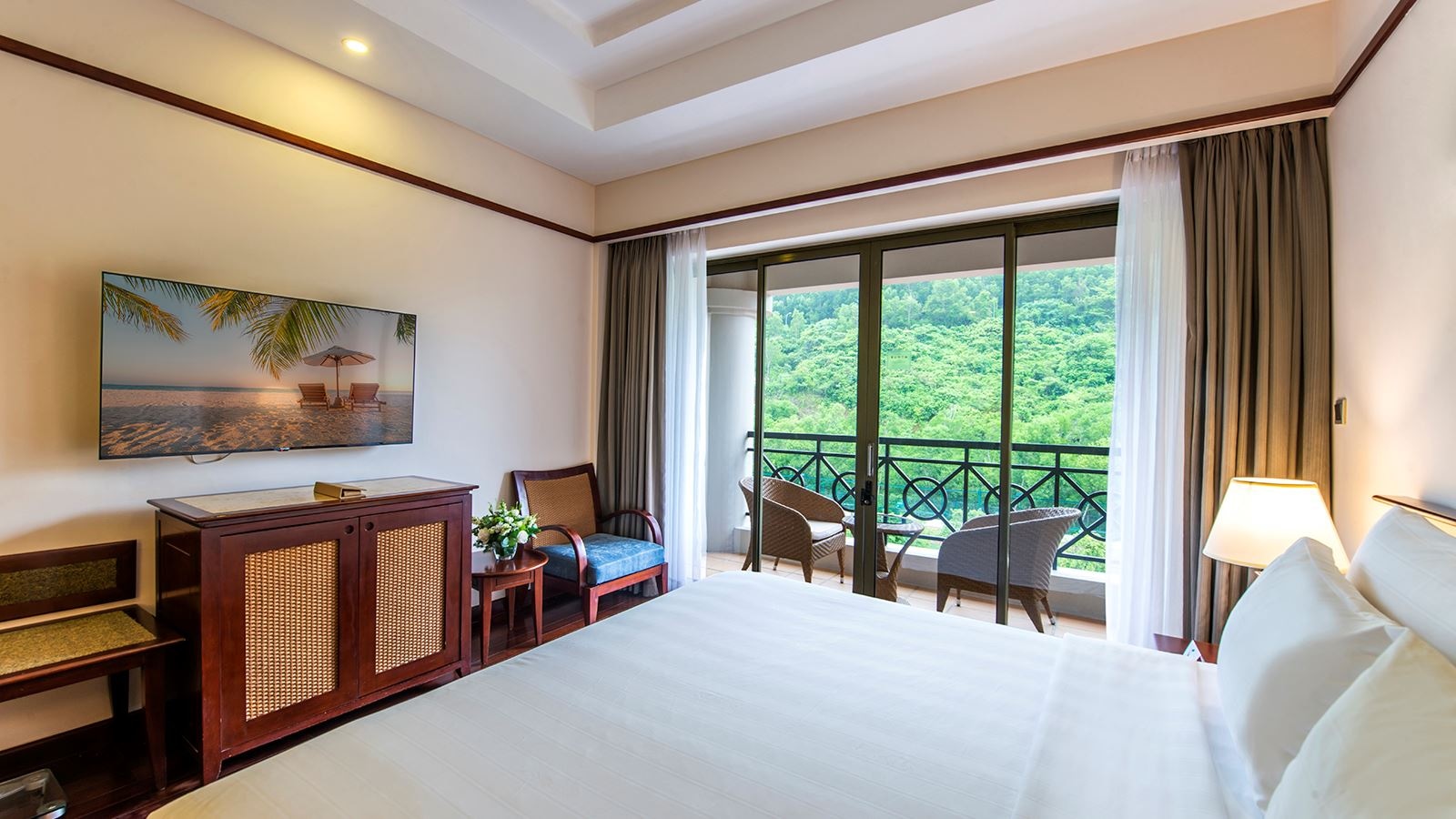 rooms-deluxe-room