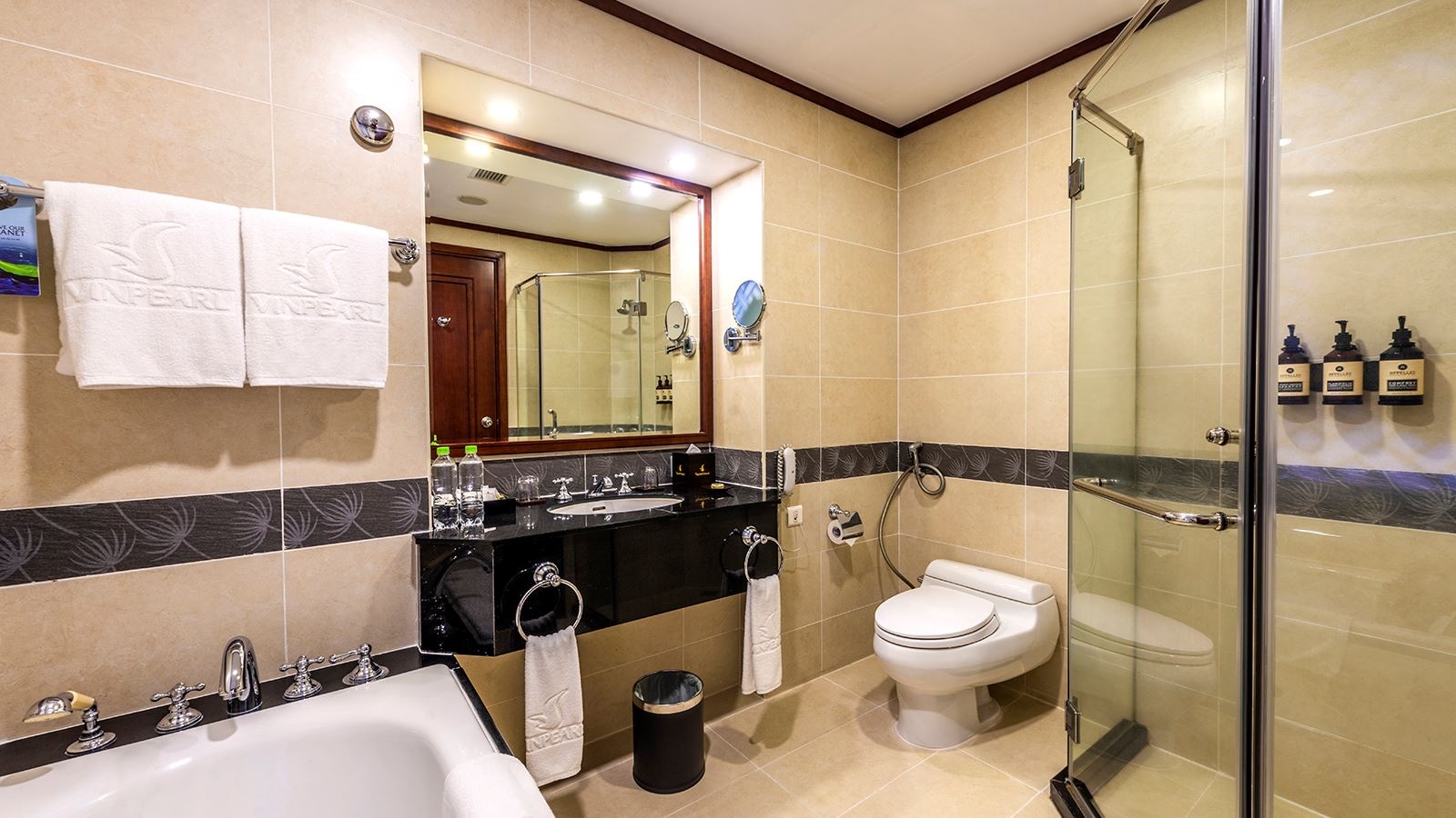 rooms-deluxe-room