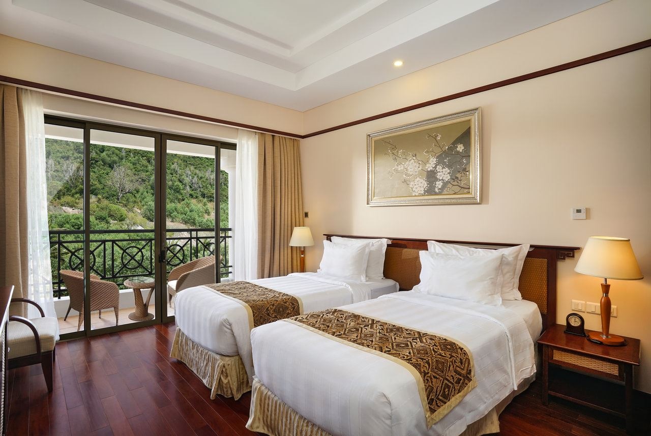 rooms-grand-deluxe-suite-ocean-view-child-without-extra-bed