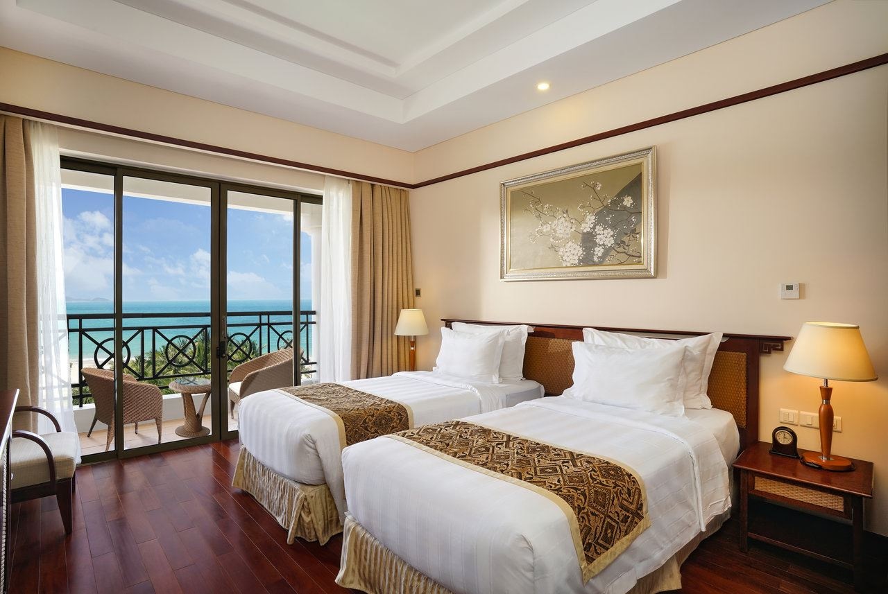 rooms-grand-deluxe-suite-ocean-view-child-without-extra-bed