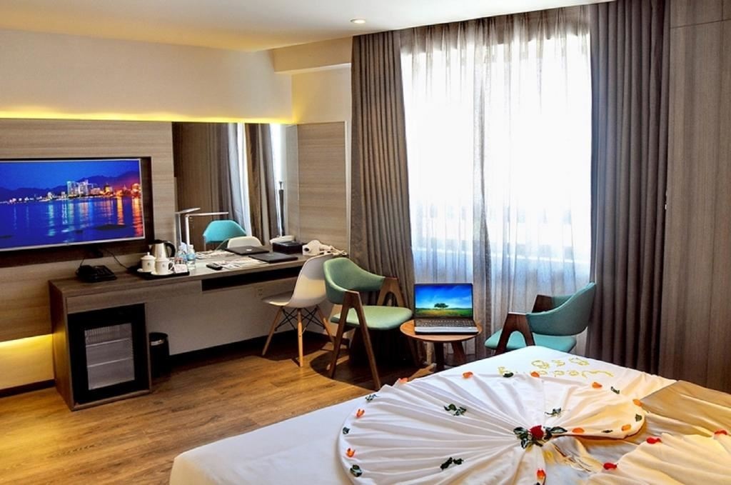 rooms-senior-deluxe-room