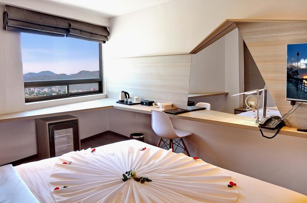 rooms-superior-no-window-room