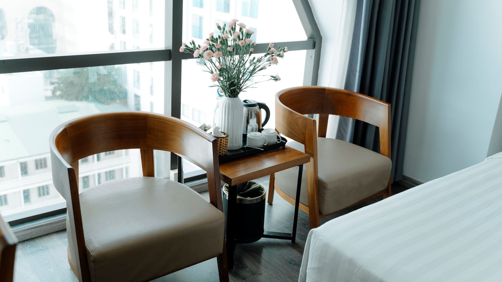 rooms-deluxe-city-view