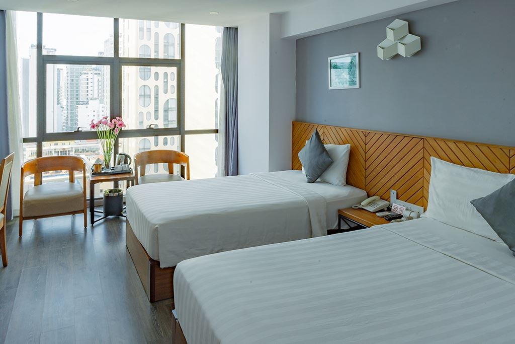 rooms-deluxe-partial-sea-view