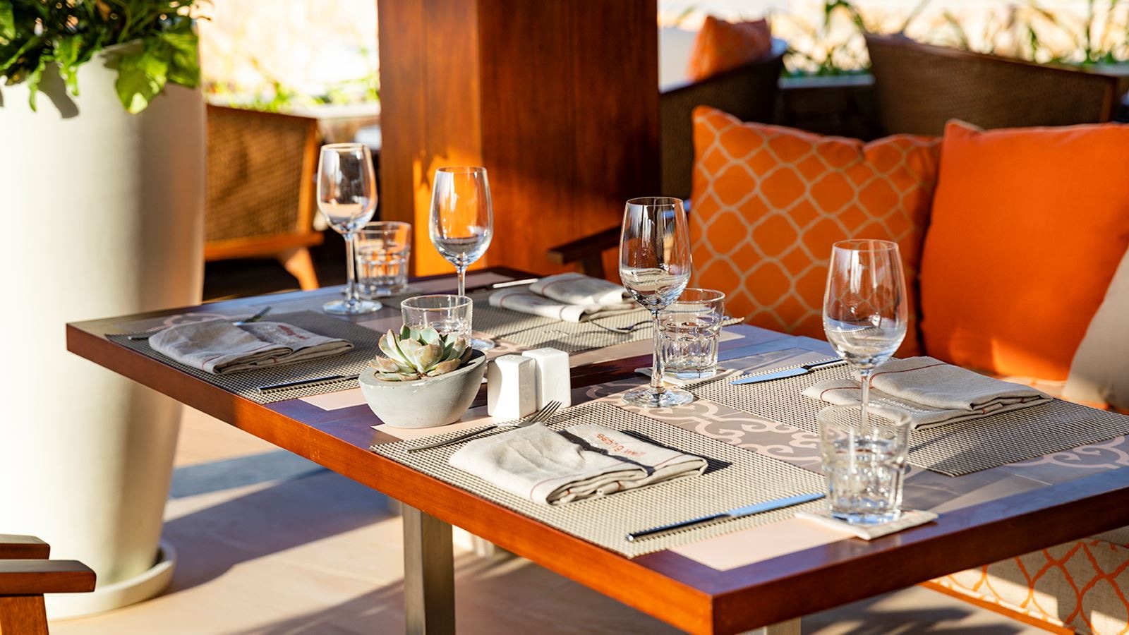 restaurants-breeze-restaurant