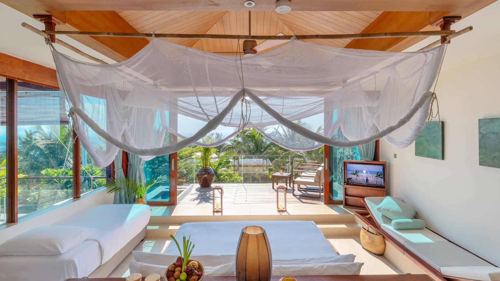 rooms-oceanview-suite