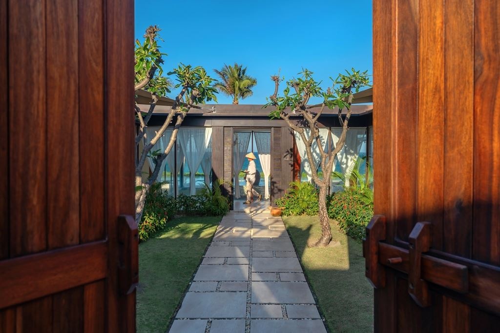 rooms-presidential-4-bedrooms-beachfront-pool-villa-child-without-extra-bed