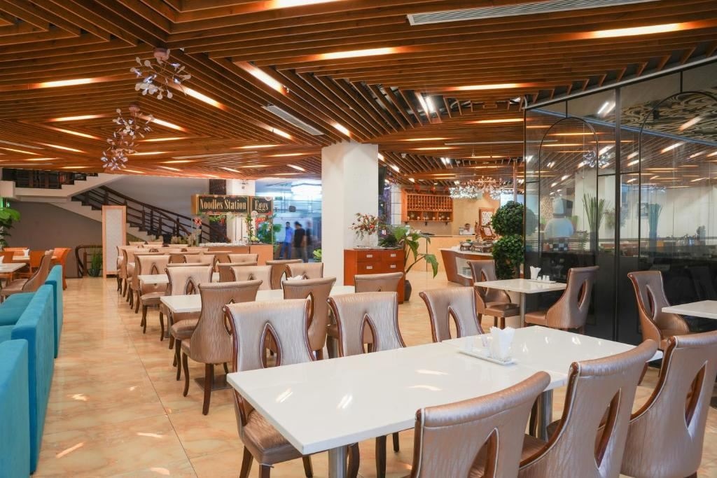 restaurants-restaurant