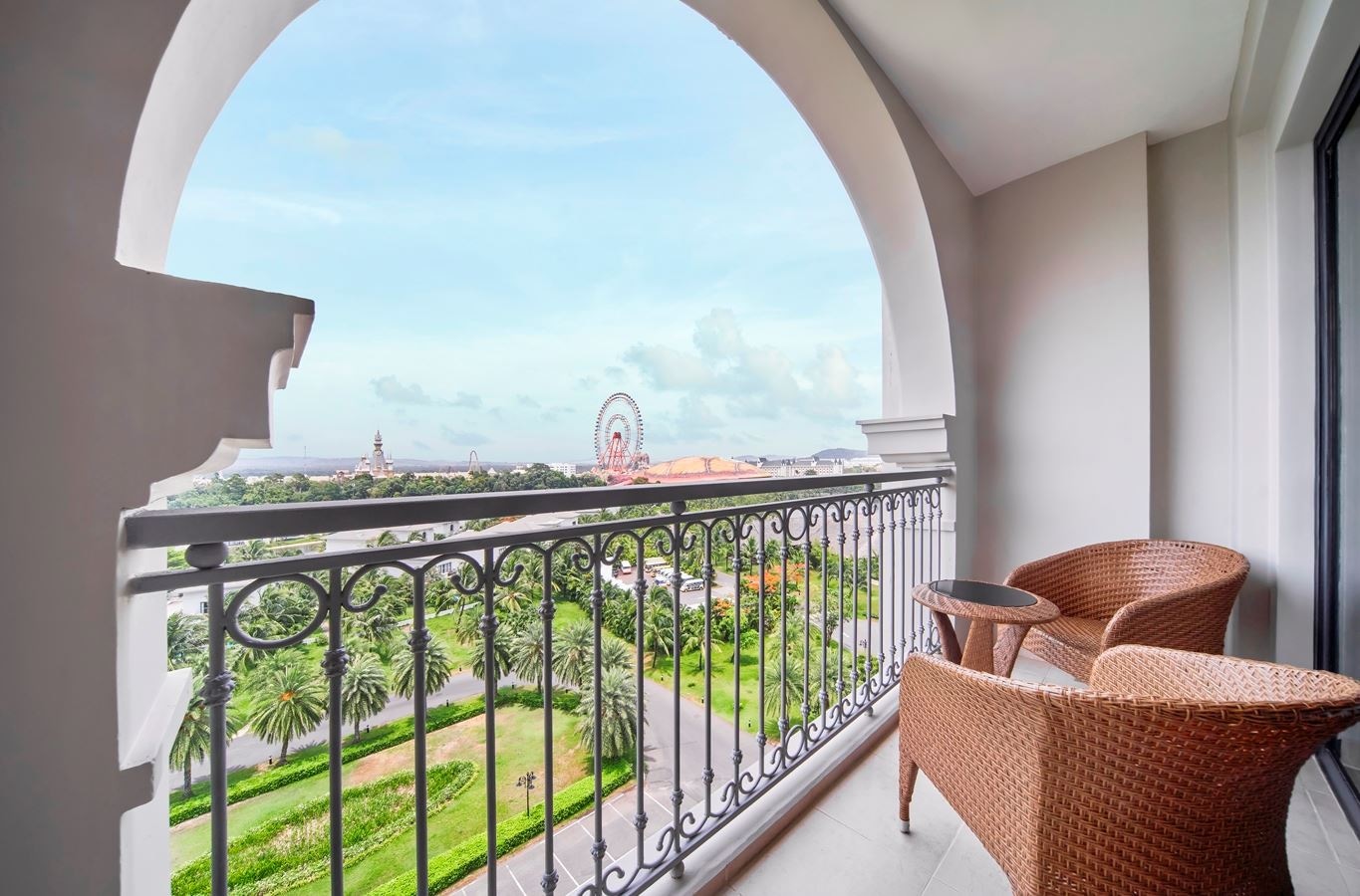 rooms-deluxe-garden-room