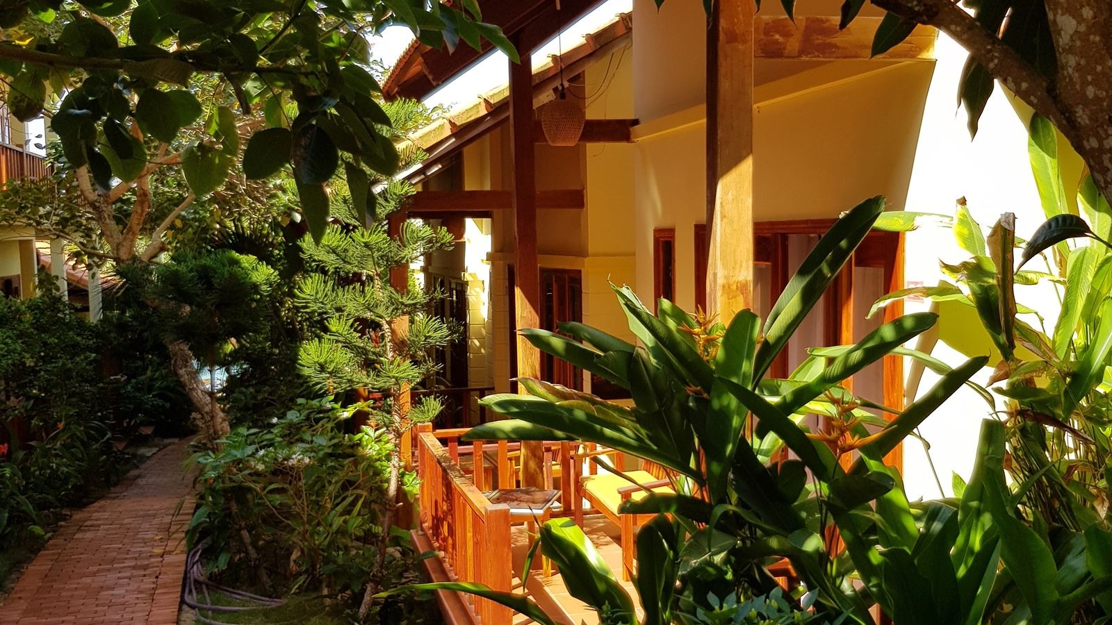 rooms-bungalow-double-roh-garden-view-with-balcony-child-without-extra-bed