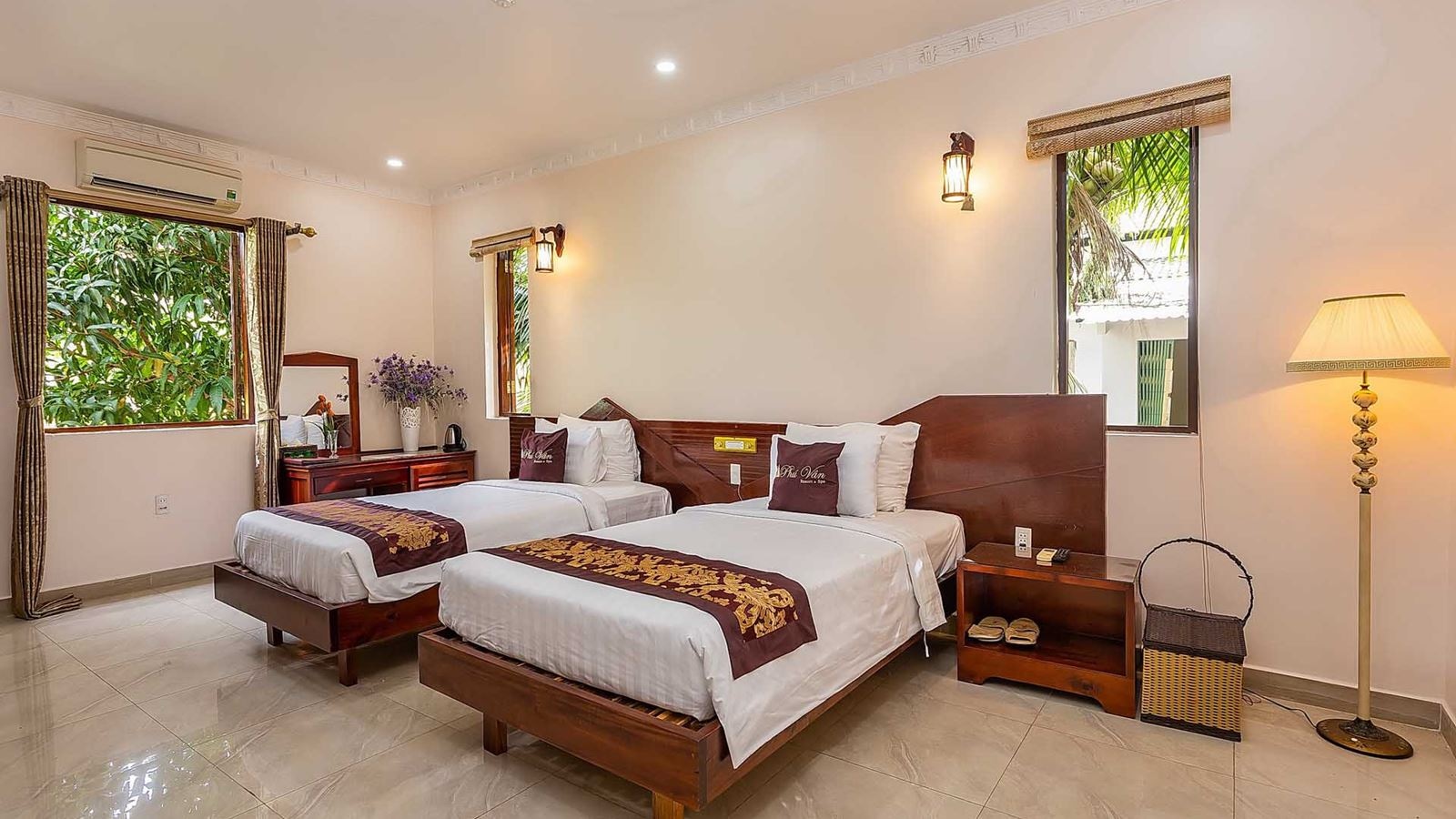 rooms-beach-bungalow-room