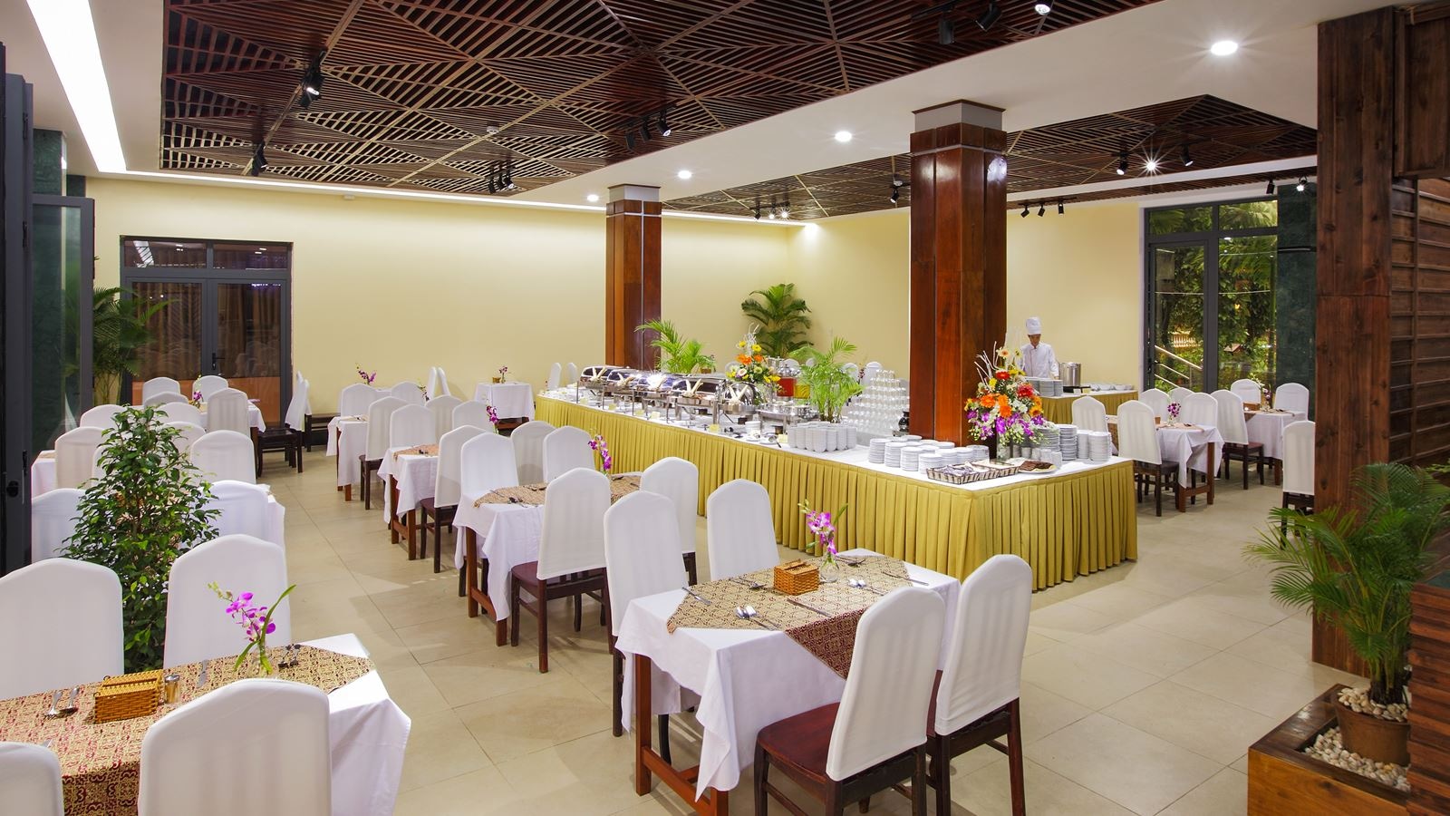 restaurants-kim-hoa-restaurant