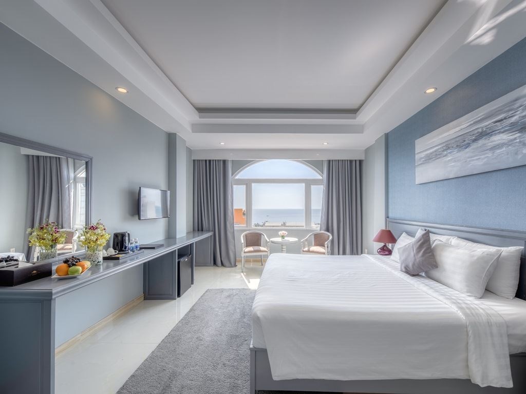 rooms-room-deluxe-with-window