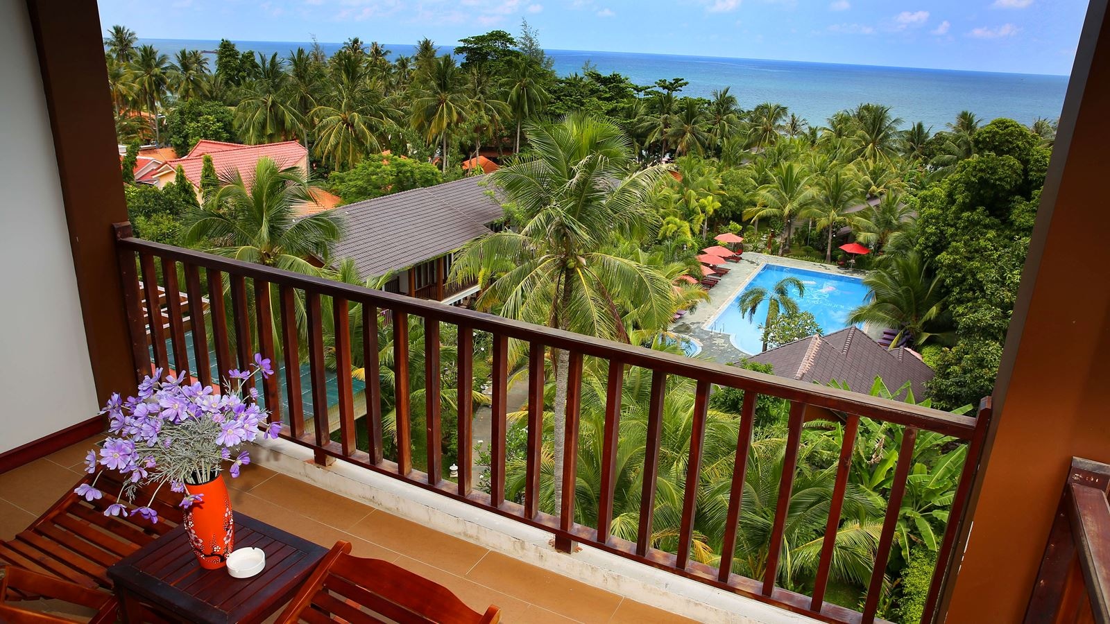 rooms-deluxe-ocean-view-with-balcony