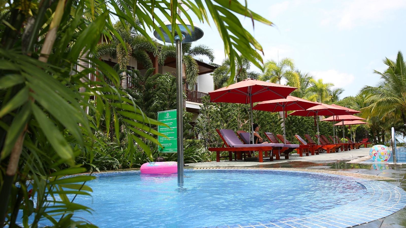 pools-outdoor-childrens-pool