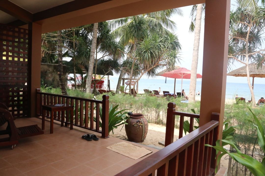 rooms-beach-front-double-with-balcony-child-without-extra-bed